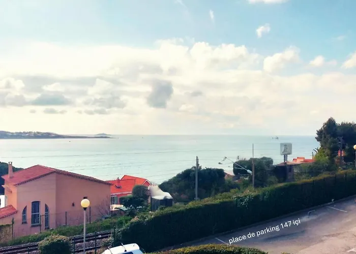 With Sea View Near Renecros * Bandol